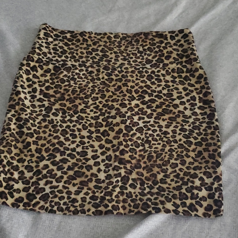 Leopard print mini skirt